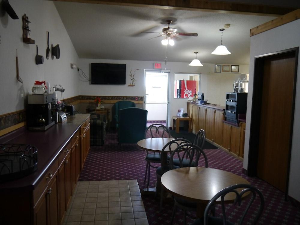 Westwood Inn & Suites Kimball I 90 photo 2