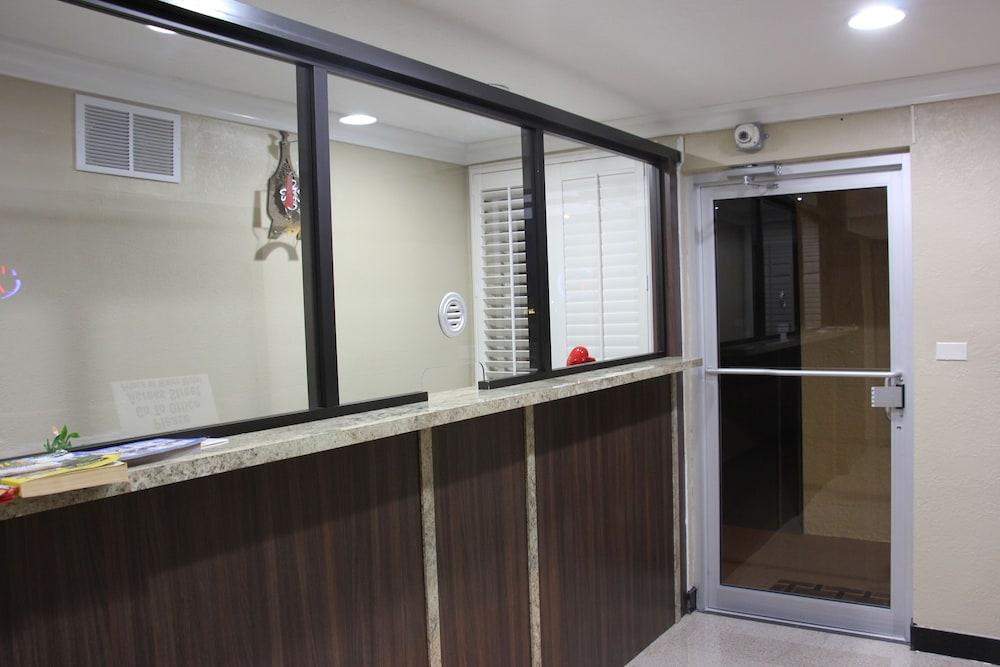 Budget Inn photo 37