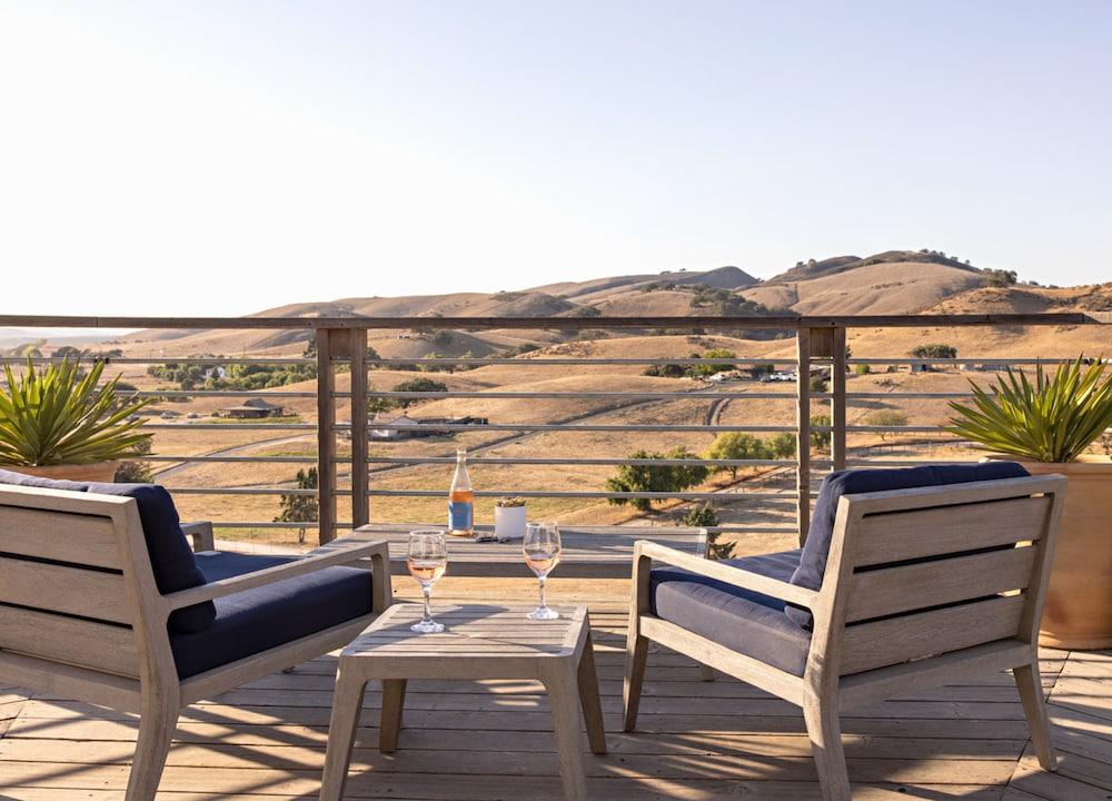 Skyview Hotel - 21 & Over Pool photo 33