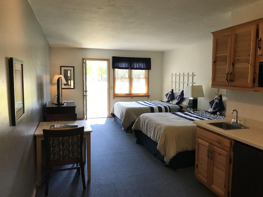 Harbor Light Inn photo 29