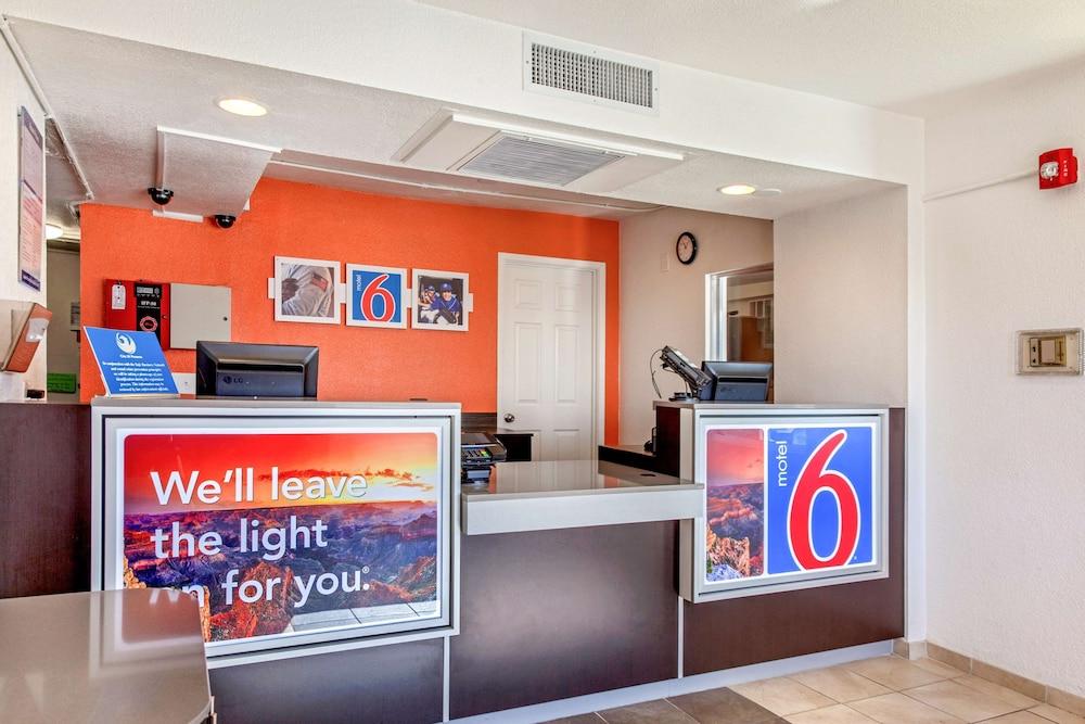 Motel 6 Phoenix North - Bell Road photo 5