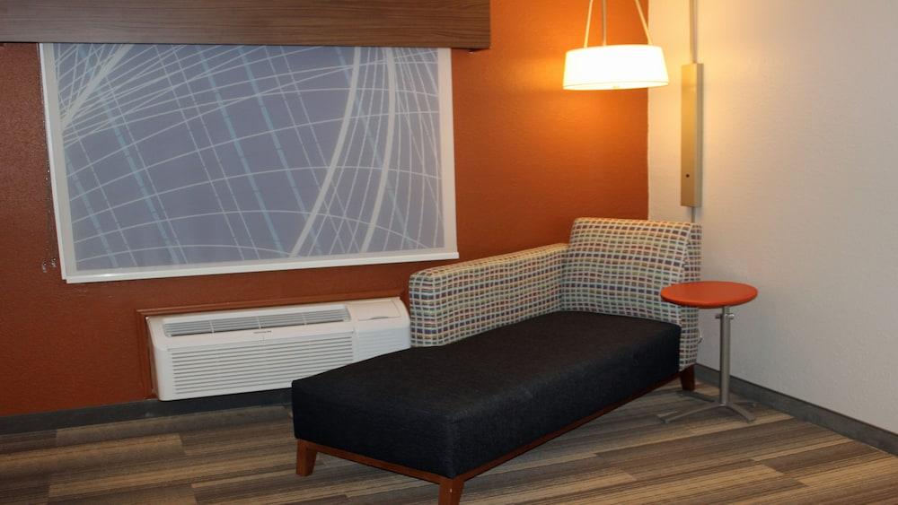 Holiday Inn Express Winfield by IHG photo 5