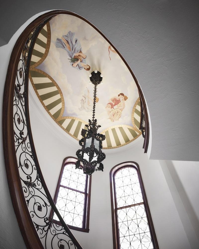 Commodore Perry Estate, Auberge Collection photo 56
