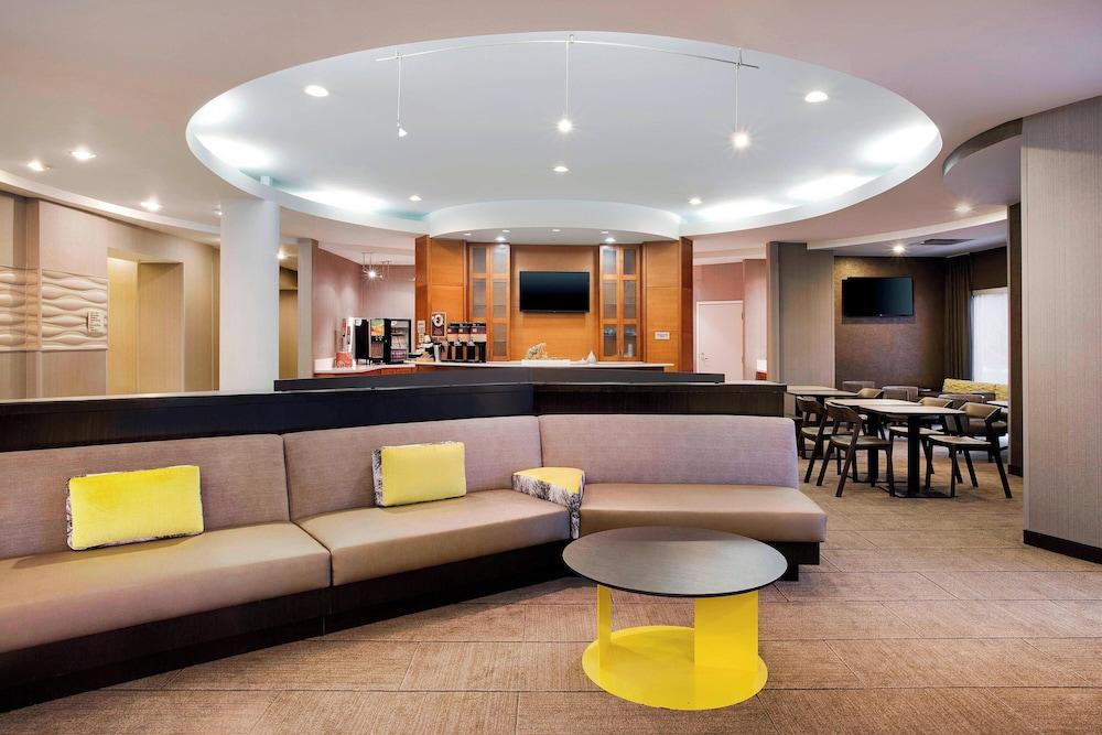 Springhill Suites Marriott Airport photo 3