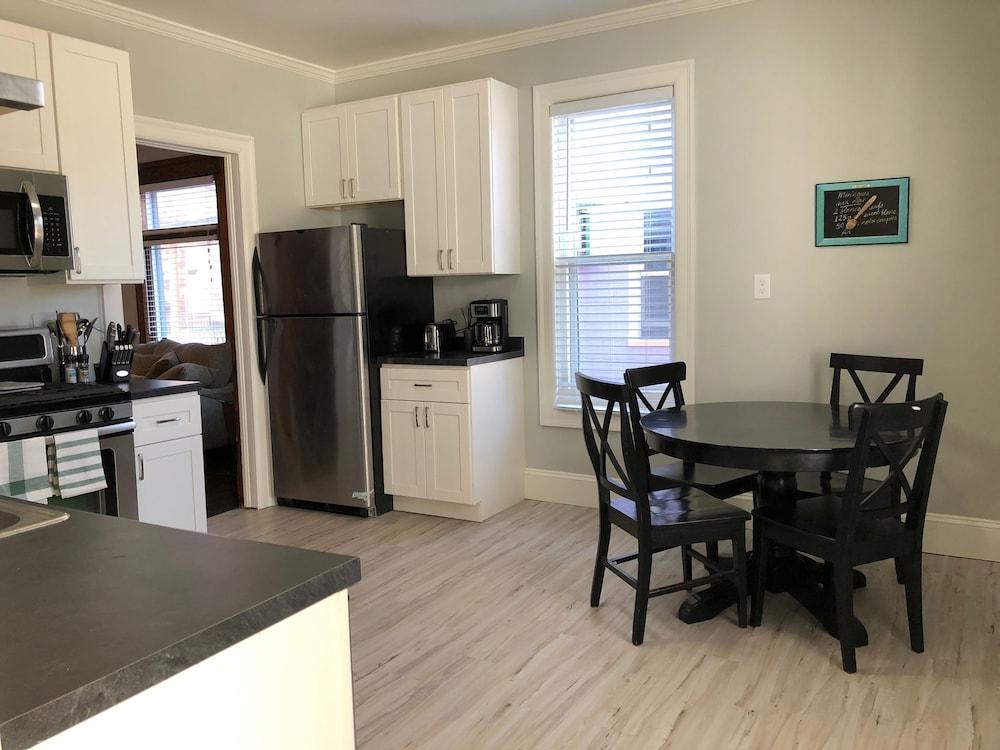 Midtown Manor photo 16