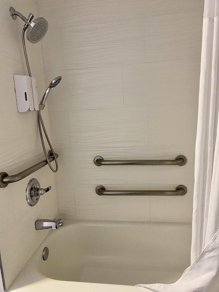Prodigy Hotel, a Days Inn by Wyndham photo 23