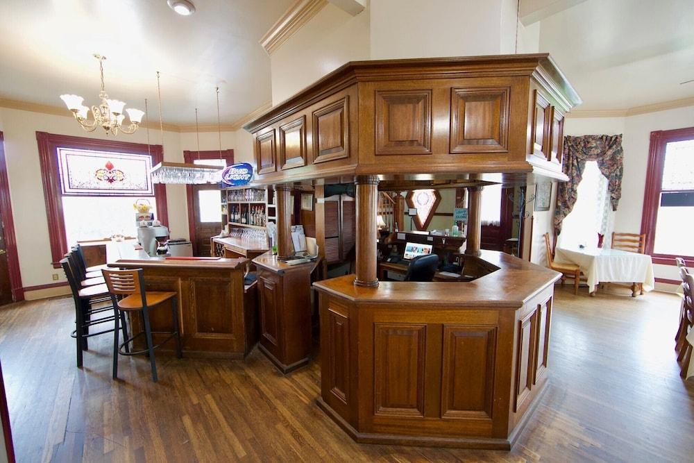 Irwin Street Inn photo 26
