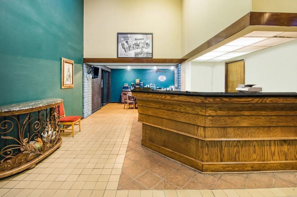 Republic Hotel of Ozona photo 3