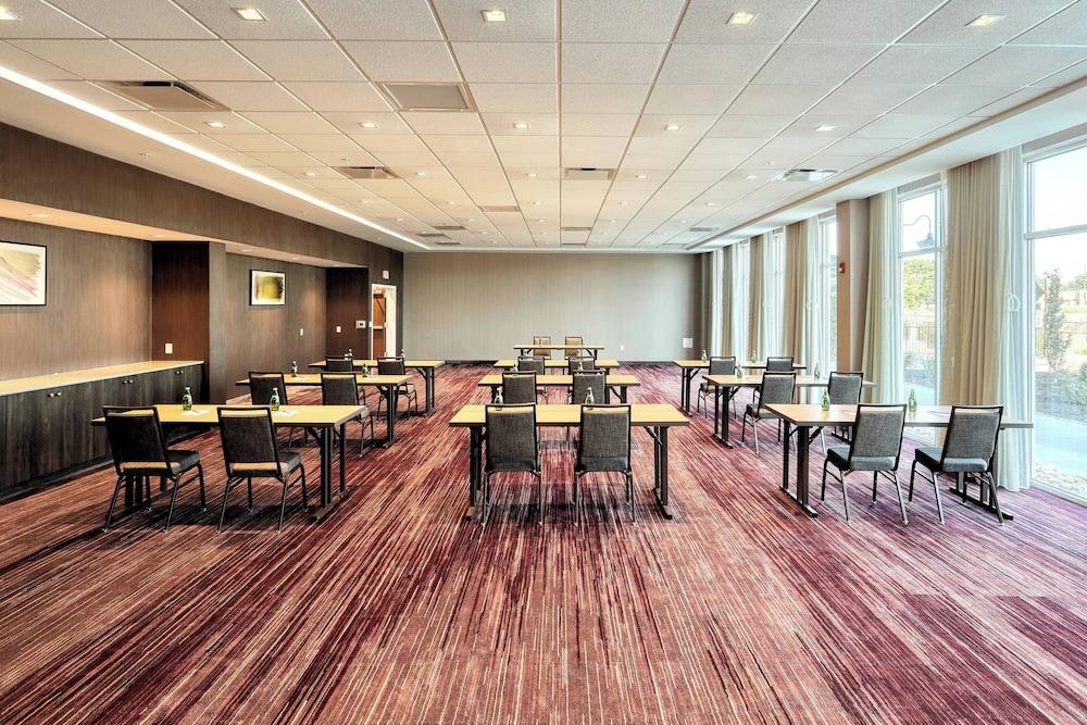 Courtyard by Marriott North Brunswick photo 33