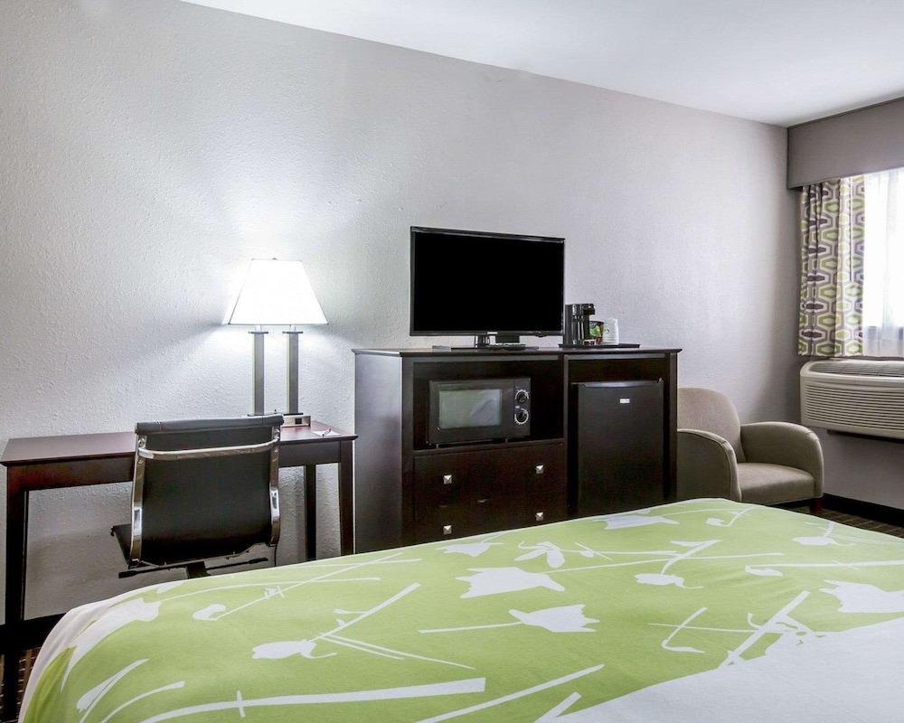 Econo Lodge Birmingham - Hoover photo 22