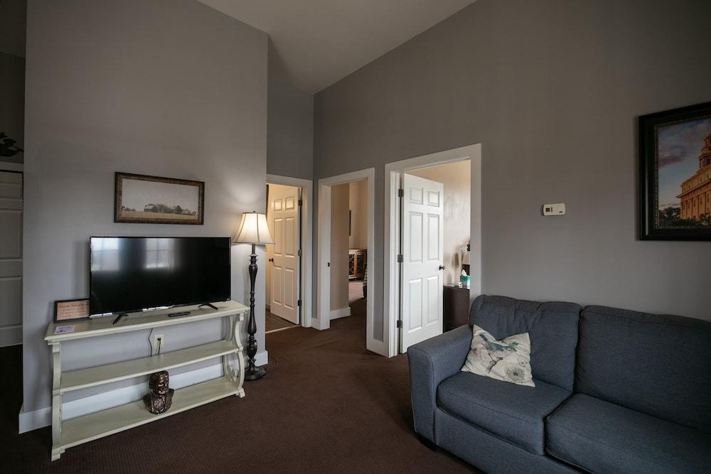 Nauvoo Temple House Hotel photo 33