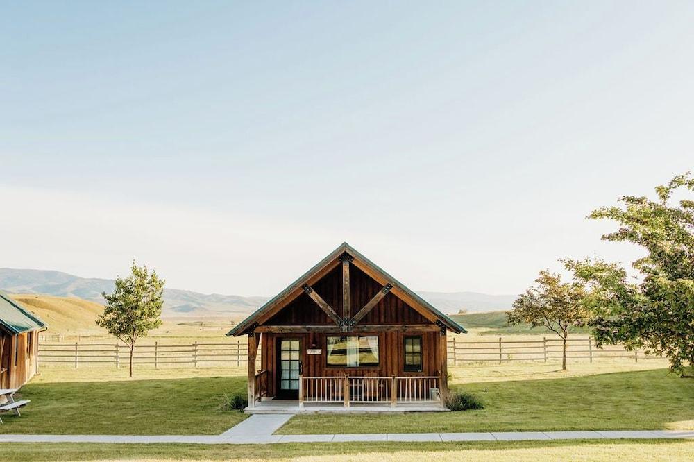 Chico Hot Springs Resort & Day Spa photo 46