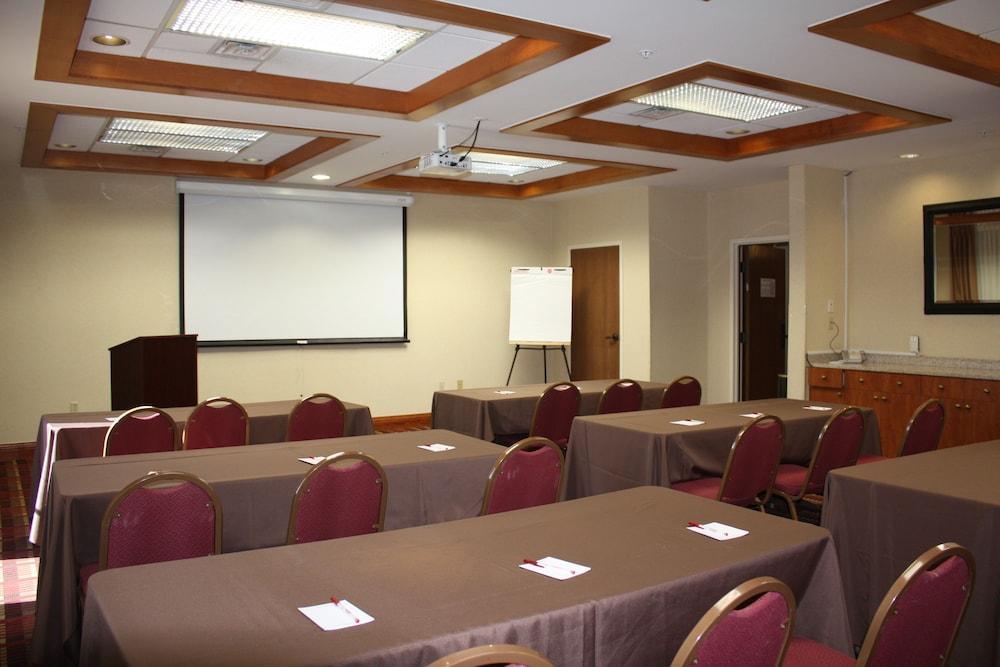 Ramada by Wyndham Denver International Airport photo 35