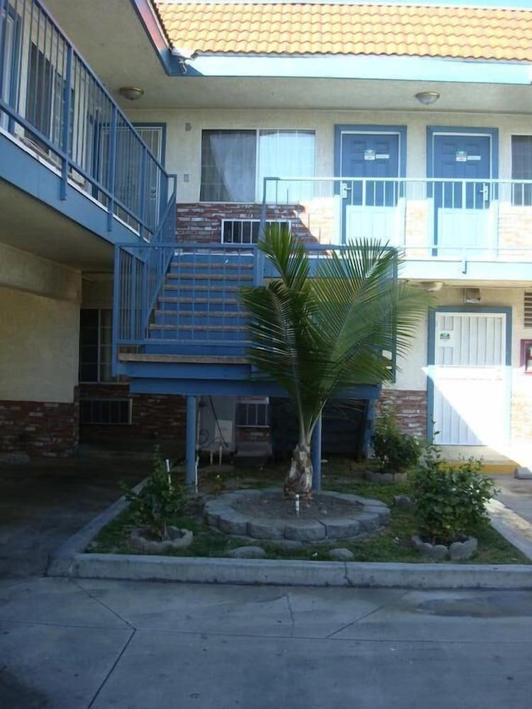 Scottish Inns Long Beach photo 5