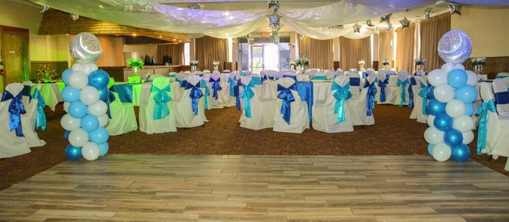 Columbus Grand Hotel & Banquet Center photo 28