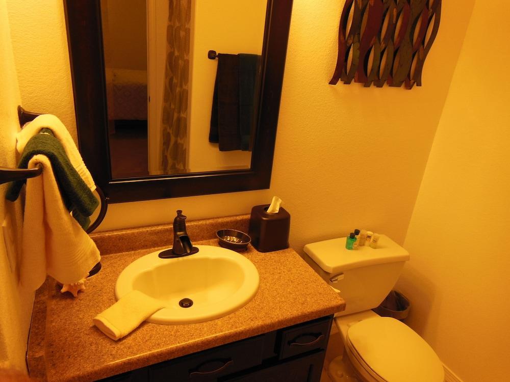 Desert Trails Luxury Suites photo 13