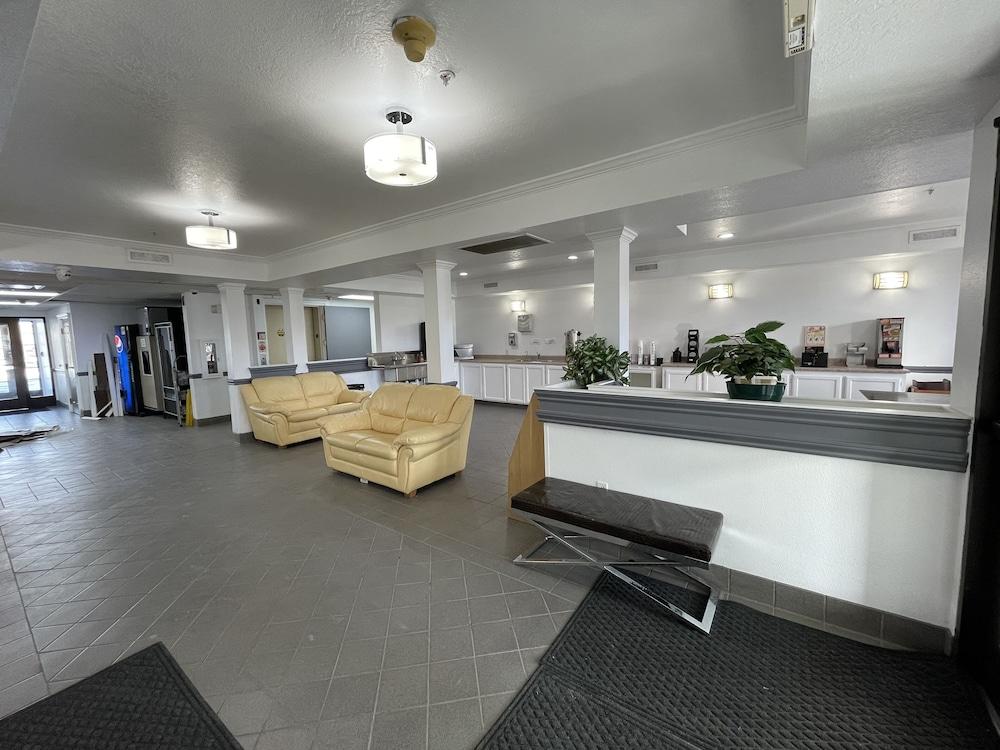 Quality Inn Carlin photo 2