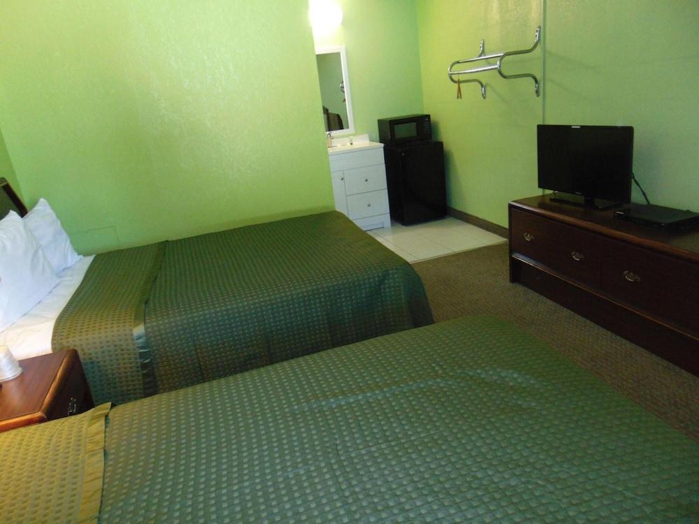Westbrook Motel photo 26