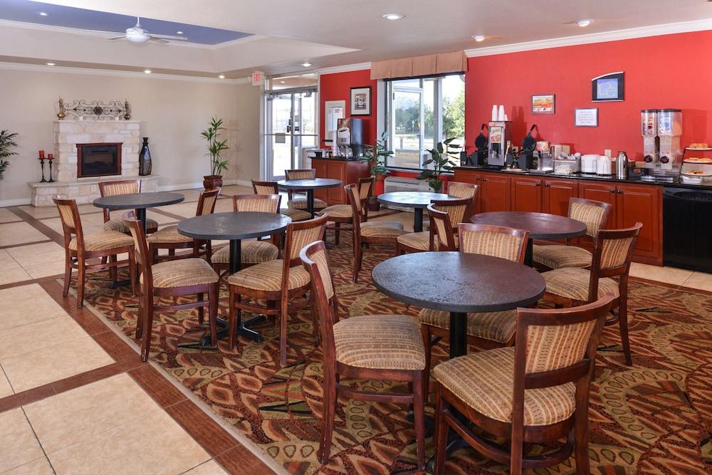 Americas Best Value Inn Lubbock E photo 12