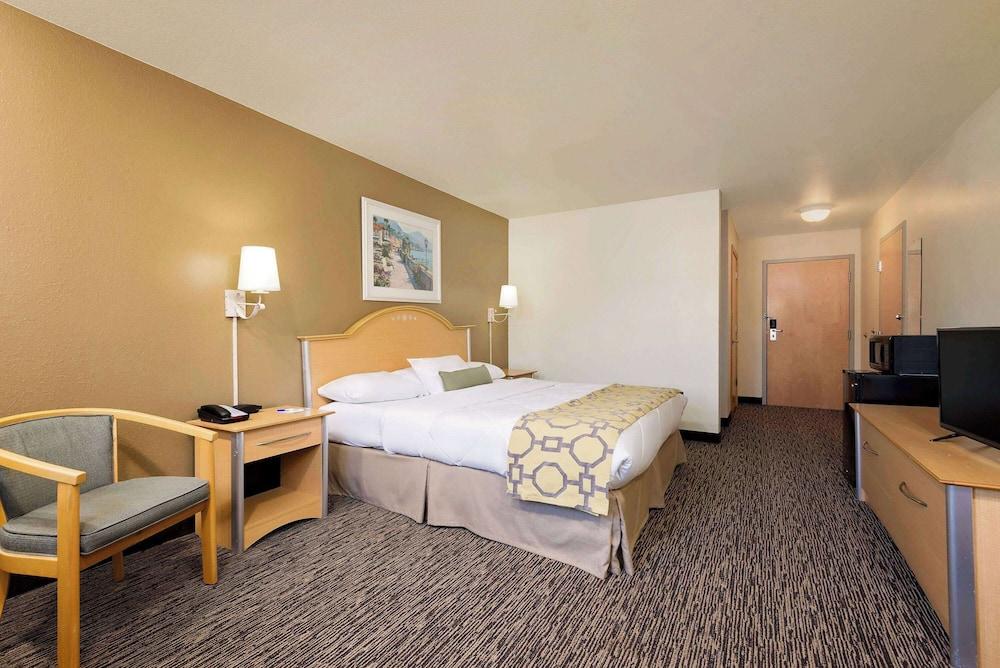Baymont by Wyndham Lawrenceburg photo 17