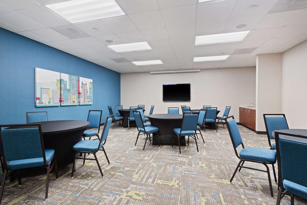 Hampton Inn & Suites Orlando Intl Dr N photo 32