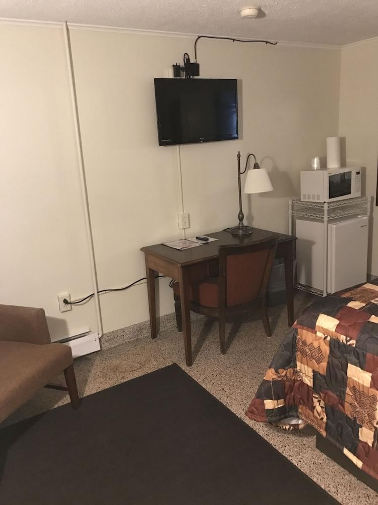 The Evergreen Motel photo 28