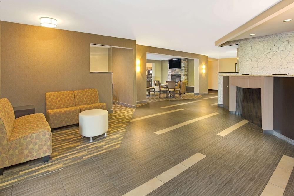 Hawthorn Extended Stay by Wyndham Cincinnati/Sharonville photo 5