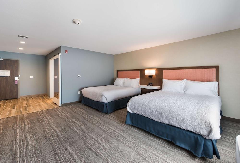 Hampton Inn Niles photo 24