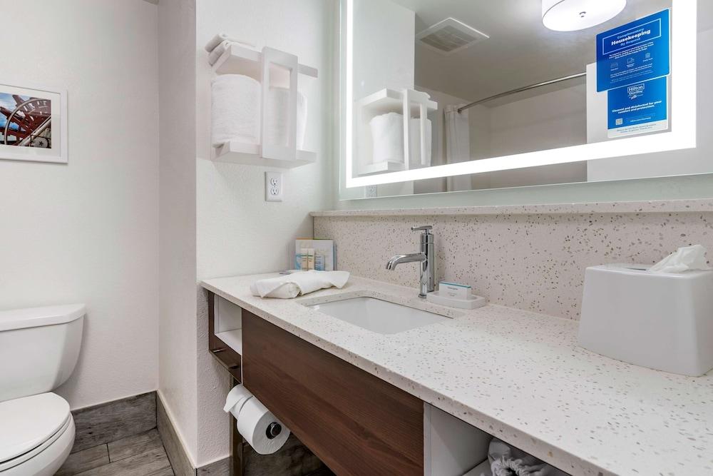 Hampton Inn & Suites Louisville East photo 21