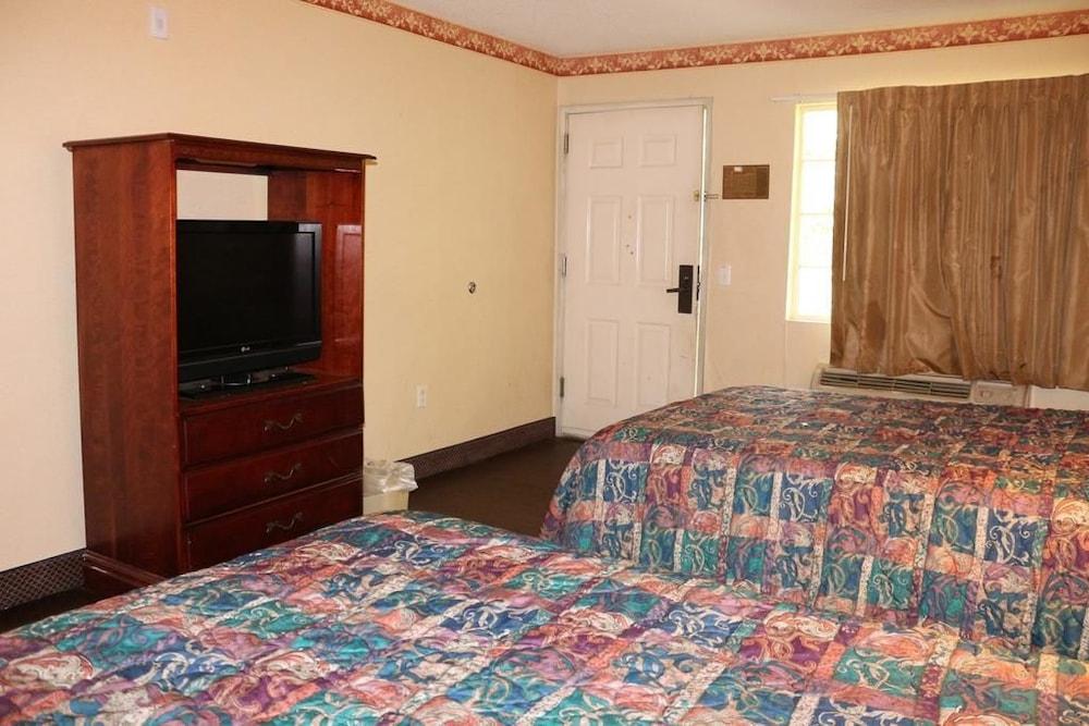 Magnolia Bay Hotel & Suites photo 13