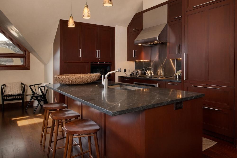 Solaris Residences photo 46