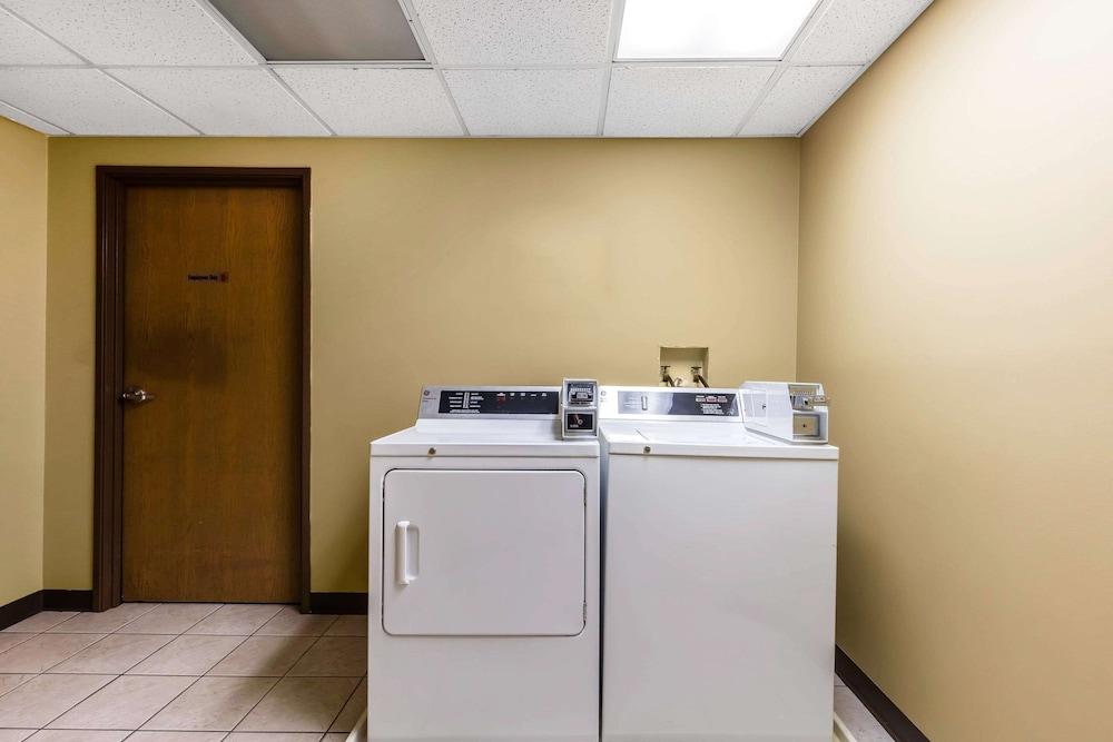 Econo Lodge Inn & Suites Dickson photo 26