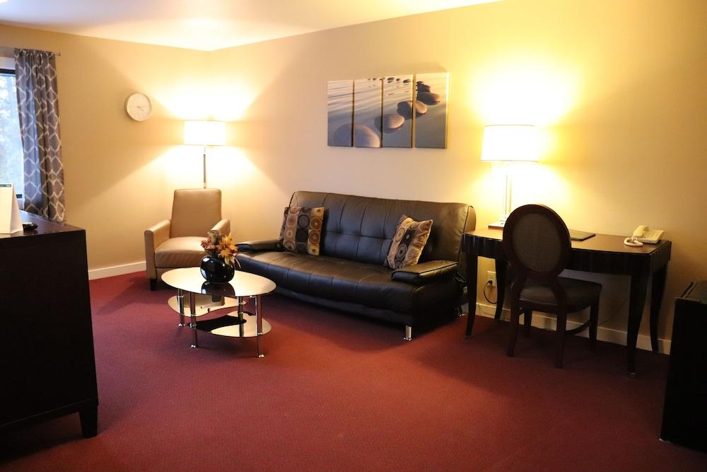 The Washburn Inn - On the Lake photo 9