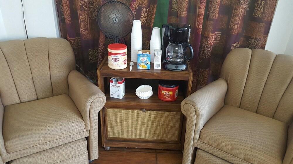 Economy Lodge photo 12
