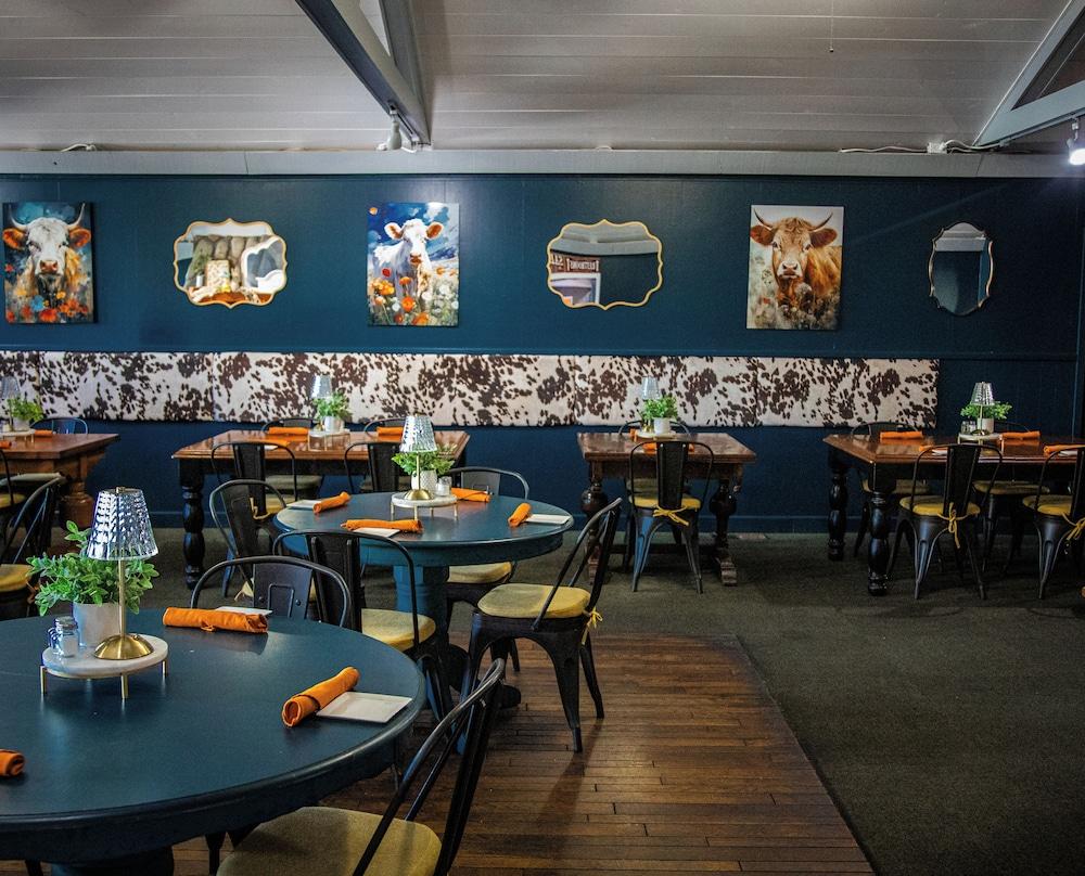 Fall River Hotel and Grazerz Restaurant photo 7