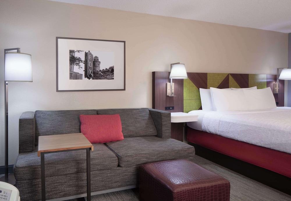 Hampton Inn Southlake photo 10