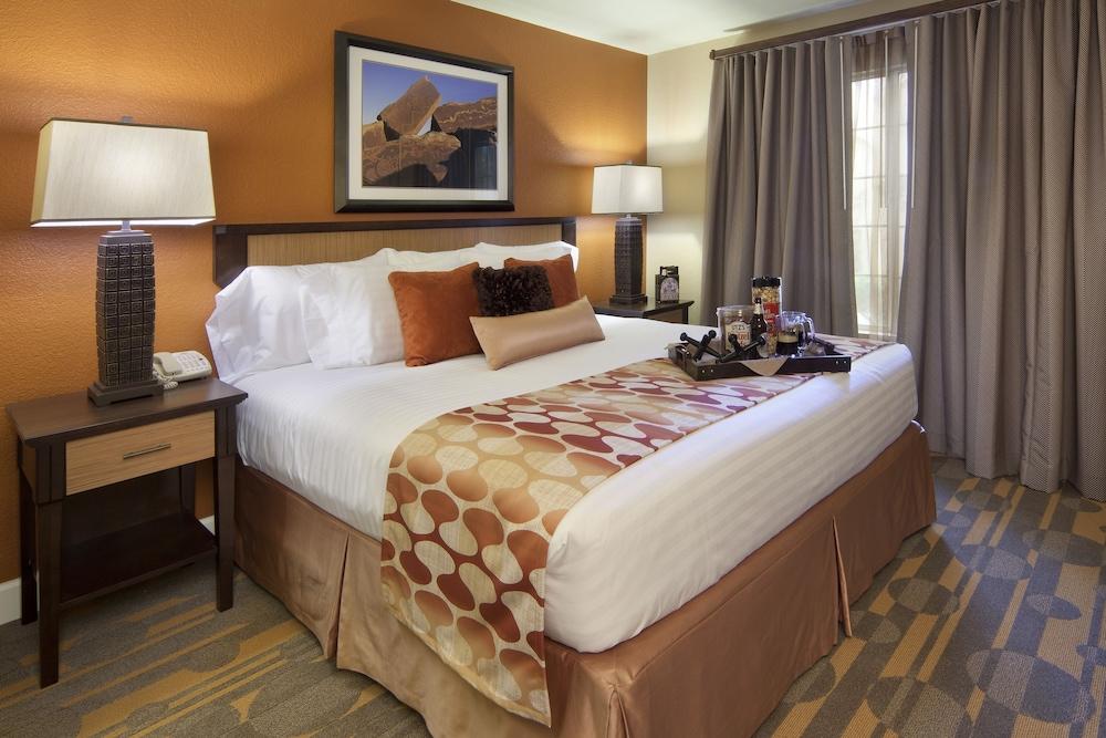 Holiday Inn Club Vacations at Desert Club Resort by IHG photo 9