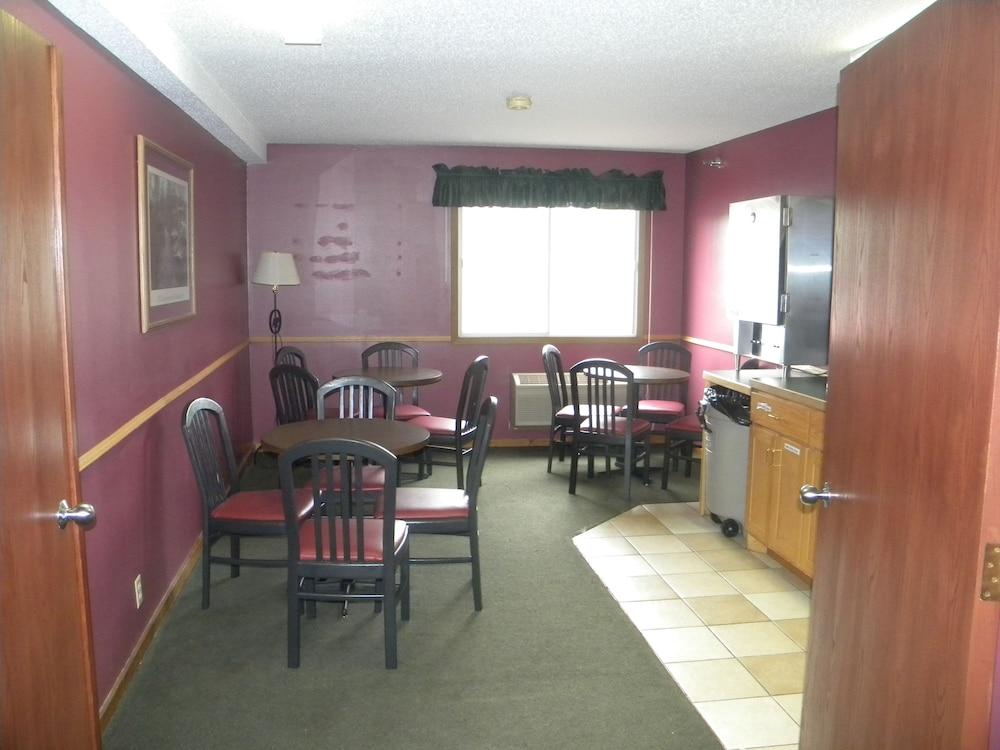 Nisswa Hotel and Suites photo 25