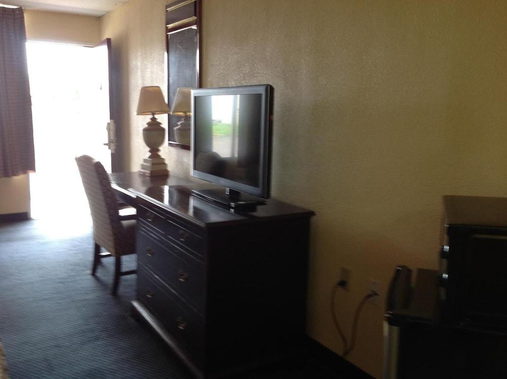 Executive Inn photo 16