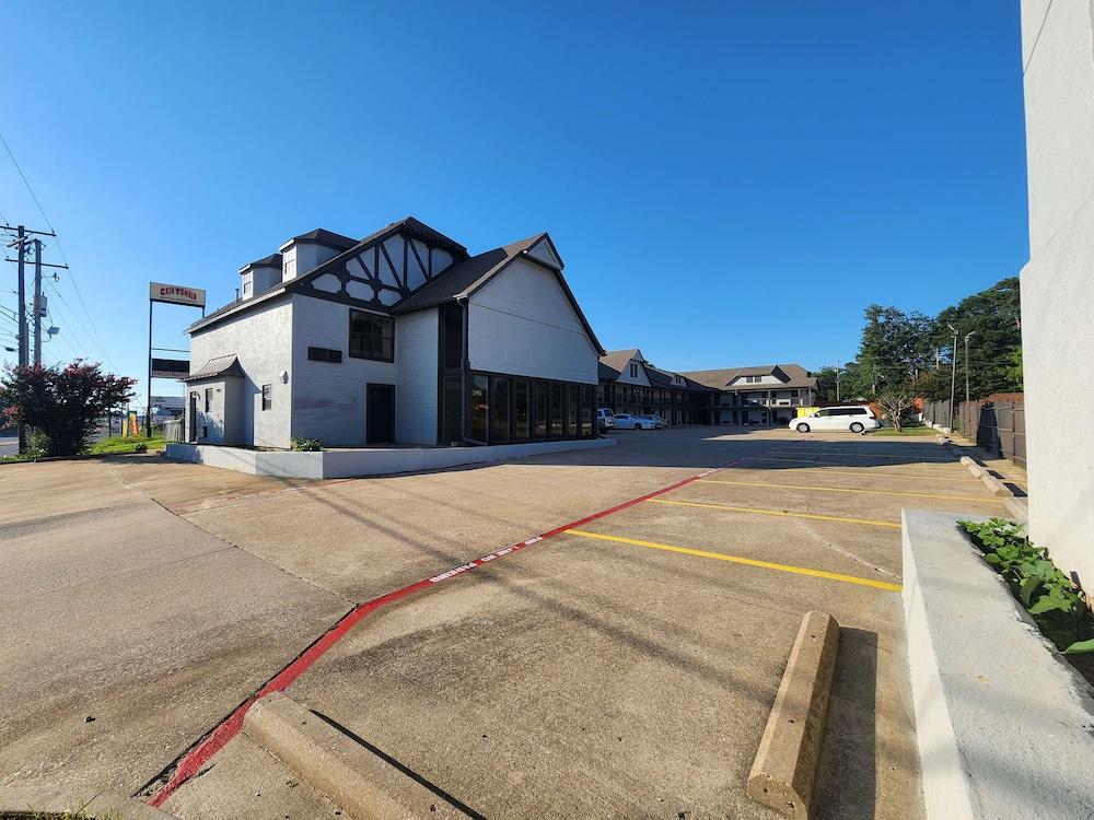 Americas Best Value Inn Longview photo 16