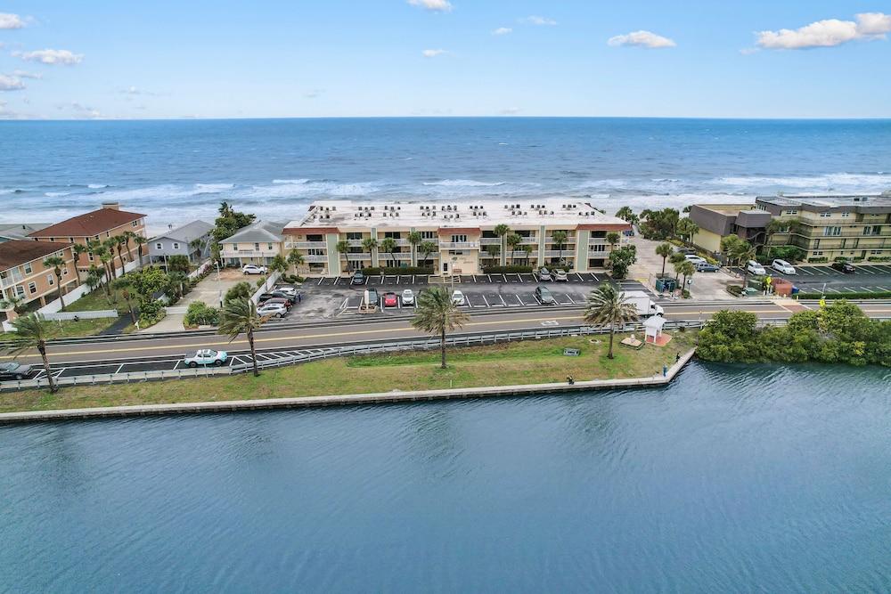 Fifty Gulfside Condominiums photo 1