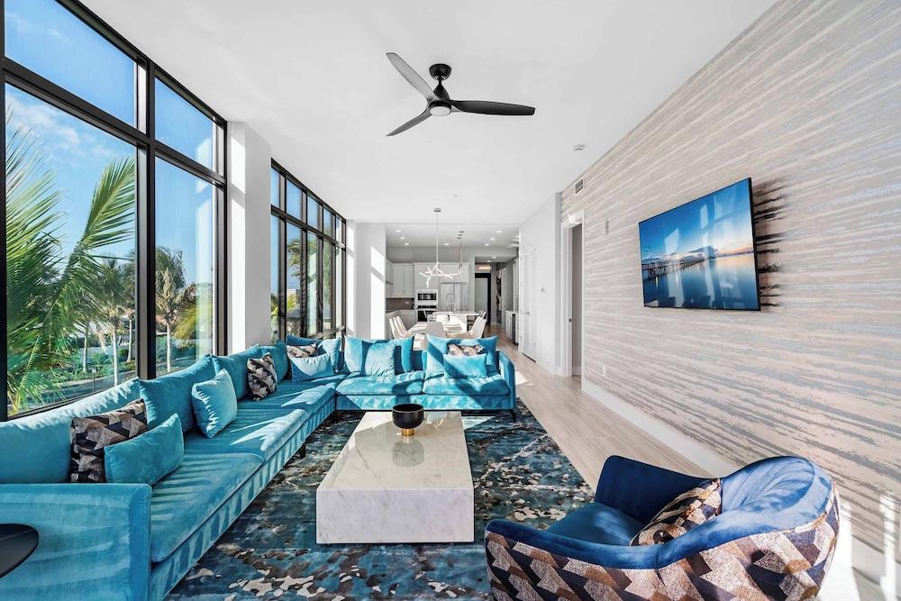 Harbor Island Beach Club by Villatel photo 33