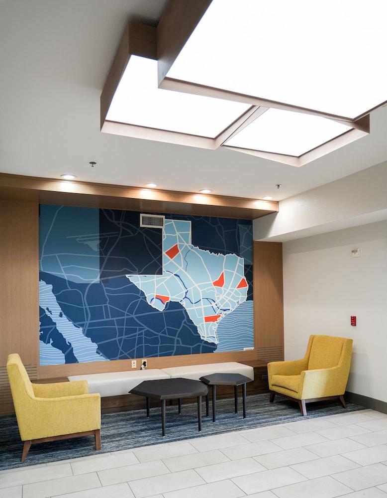 Holiday Inn Express & Suites Dallas Southwest-Cedar Hill by IHG photo 3