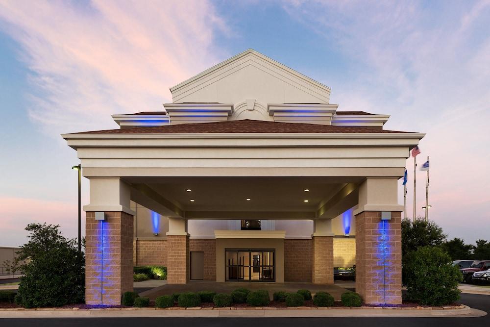 Holiday Inn Express & Suites Shawnee by IHG photo 34