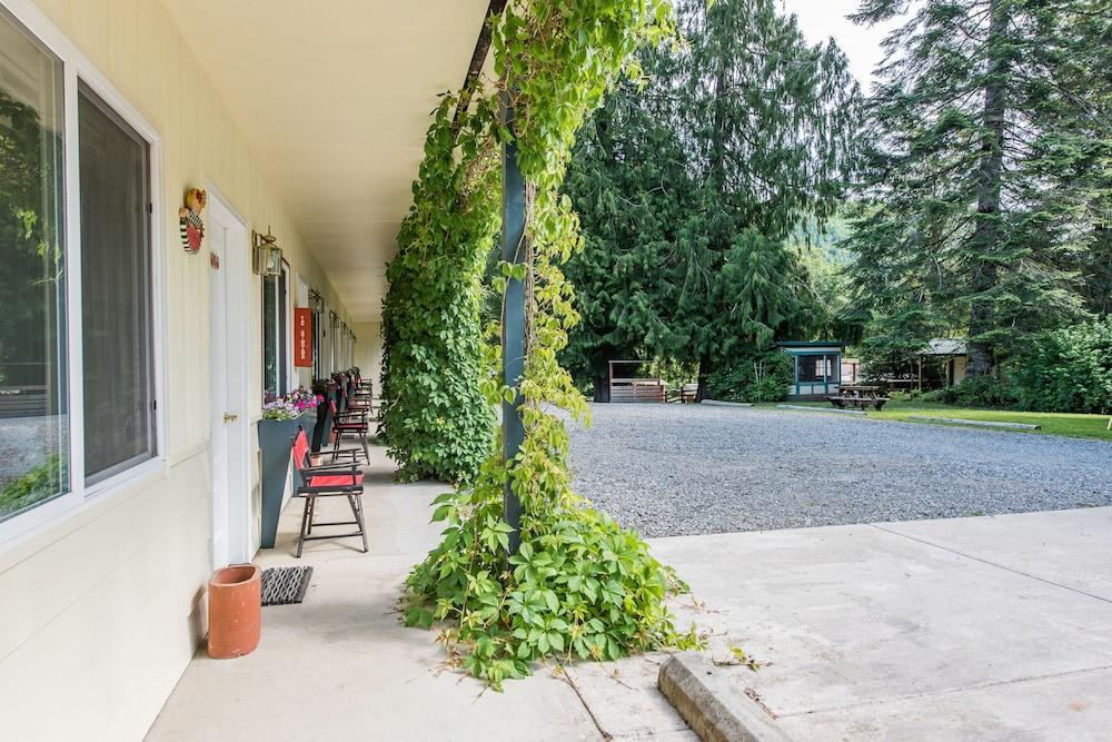 Emerald Valley Inn photo 2