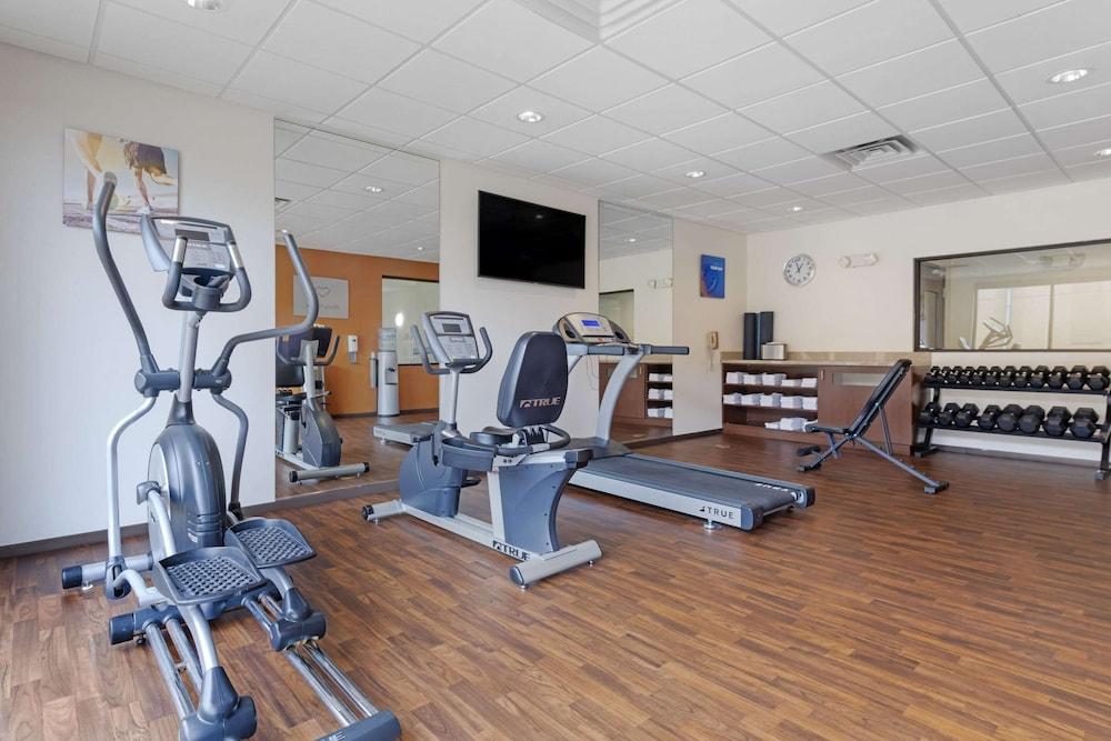 Comfort Suites and Conference Center photo 16