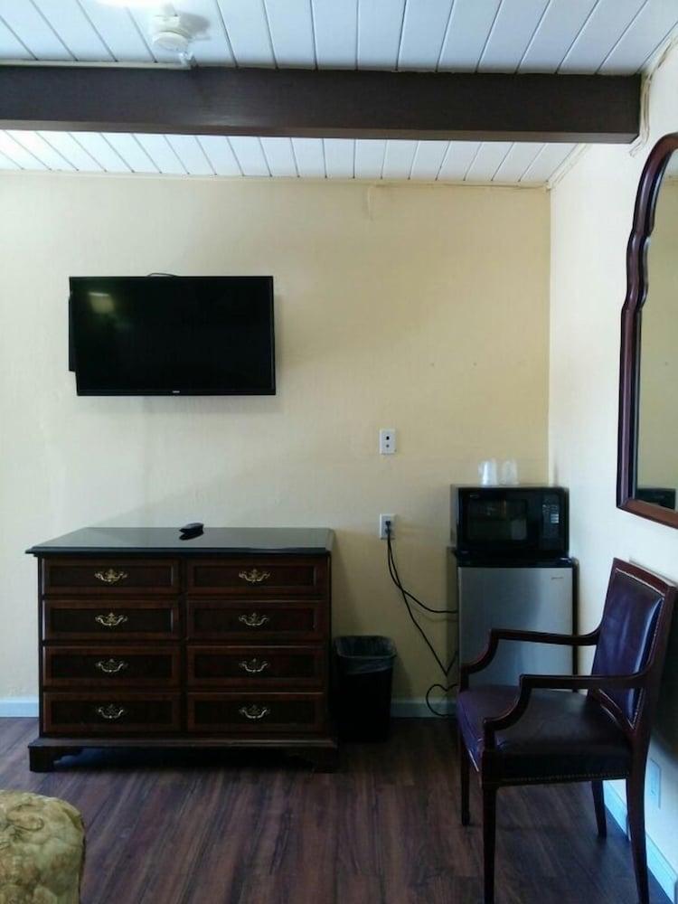 Budget Inn Vallejo/Napa Valley photo 39