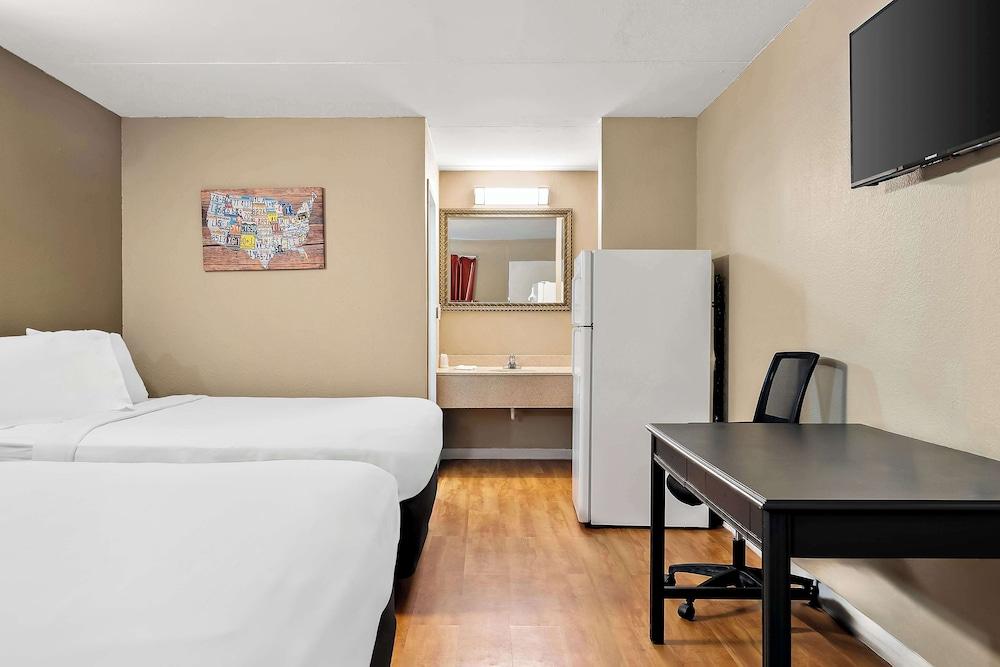 Americas Best Value Inn Danville photo 19