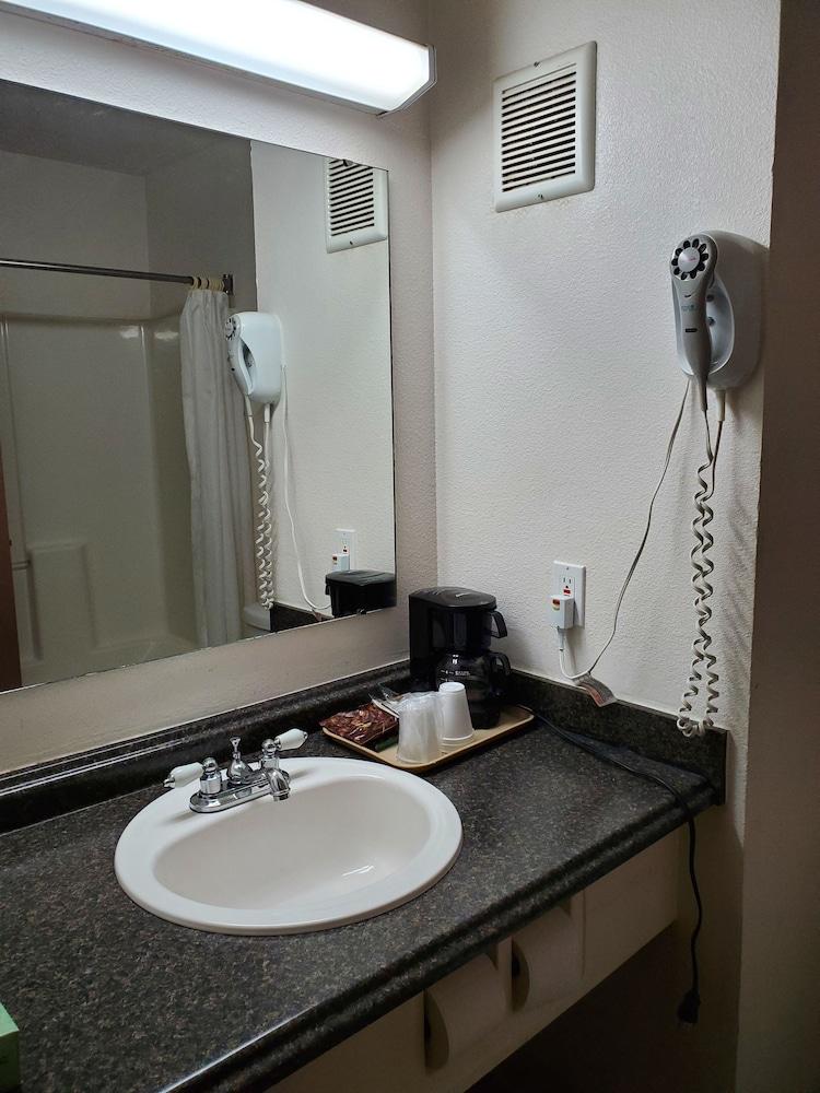 Bellis Inn photo 23