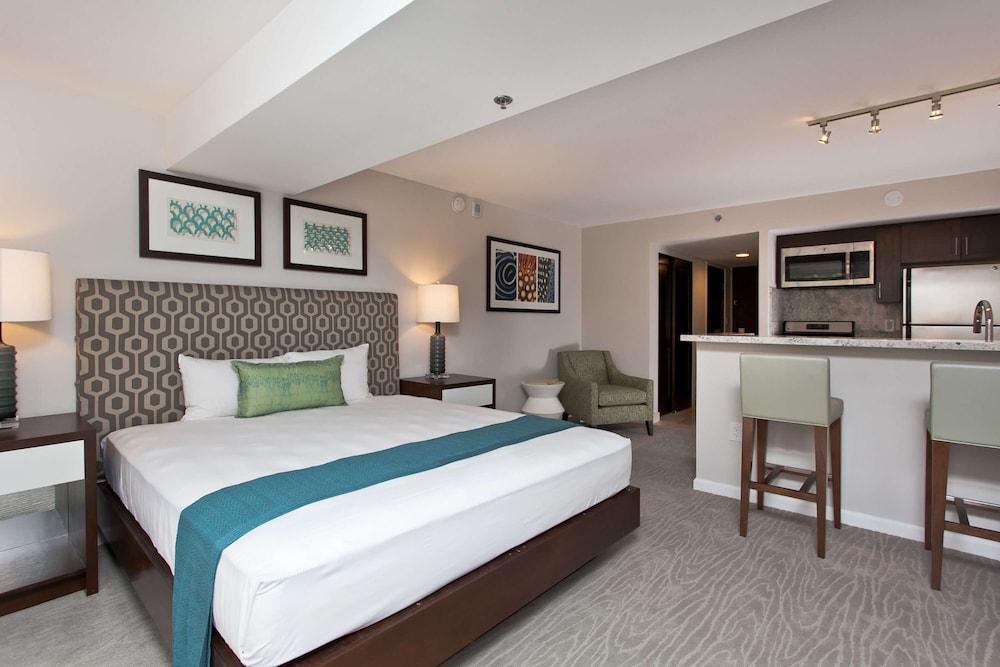 Ilikai Hotel & Luxury Suites photo 12